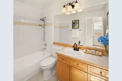 18544 NE 57th Street, Redmond, WA 98052 - Photo 17