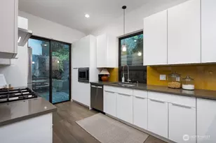 4815 Evanston Ave N, Seattle, WA 98103 - Photo 13