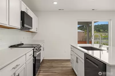 697 Salzer Creek Drive, Centralia, WA 98531 - Photo 15