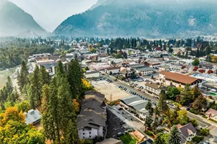 325 Division St, Leavenworth, WA 98826 - Photo 3