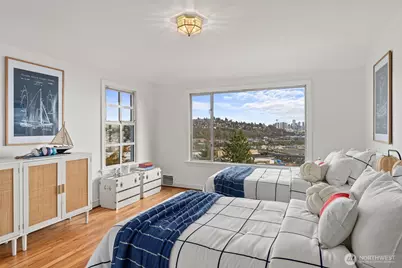 1820 Magnolia Way W, Seattle, WA 98199 - Photo 15