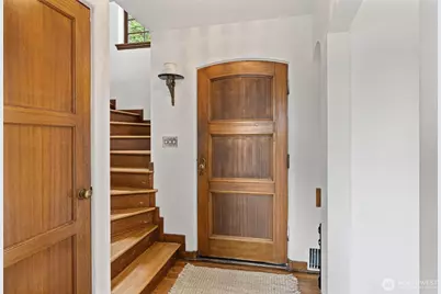 1820 W Magnolia Way W, Seattle, WA 98199 - Photo 13