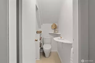 1820 W Magnolia Way W, Seattle, WA 98199 - Photo 27