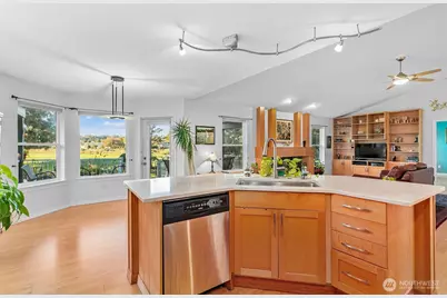 8137 Cowichan Road, Blaine, WA 98230 - Photo 11