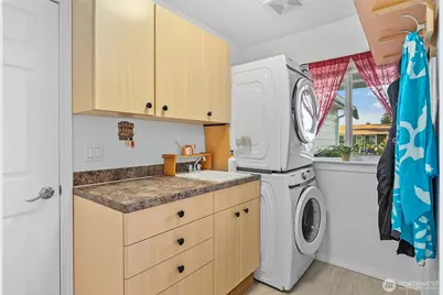 8137 Cowichan Road, Blaine, WA 98230 - Photo 17