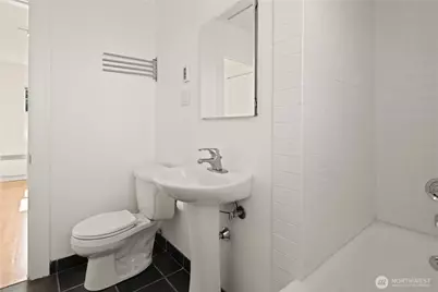 2114 7th Avenue W, Seattle, WA 98119 - Photo 21