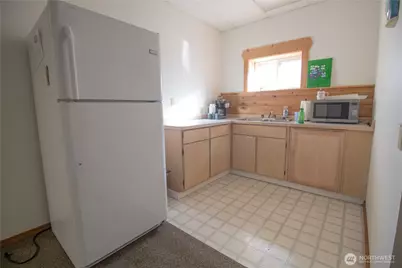 716 E Fairhaven Avenue, Burlington, WA 98233 - Photo 13