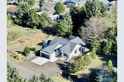 716 Island Circle SE, Ocean Shores, WA 98569 - Photo 5