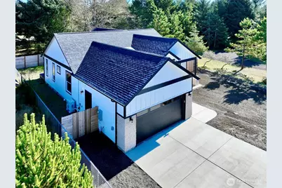 716 Island Circle SE, Ocean Shores, WA 98569 - Photo 13