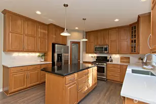 24907 SE 21st Pl, Sammamish, WA 98075 - Photo 11