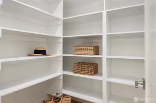 215 NE 123rd St, Seattle, WA 98125 - Photo 15