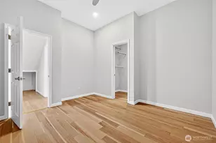 917 23rd Ave, Seattle, WA 98122 - Photo 13