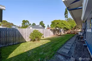 1115 34 St, Seaview, WA 98644 - Photo 27