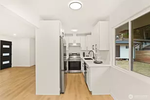 7702 202nd Pl SW, Edmonds, WA 98026 - Photo 9