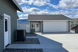 647 S Newton Ave, East Wenatchee, WA 98802 - Photo 3