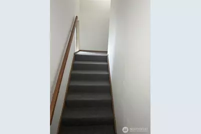 13717 32nd Avenue NE, Seattle, WA 98125 - Photo 3