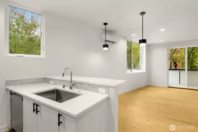 3400 E Spring Street, Seattle, WA 98122 - Photo 21