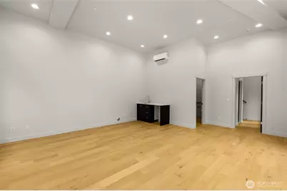 3400 E Spring Street, Seattle, WA 98122 - Photo 9