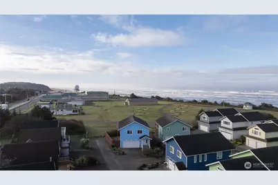 24 Darien Lane, Pacific Beach, WA 98571 - Photo 3