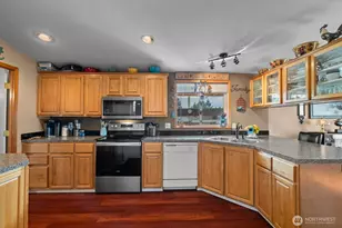 9314 Canyon Rd E, Puyallup, WA 98371 - Photo 5