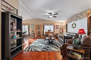 9314 Canyon Rd E, Puyallup, WA 98371 - Photo 11