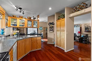 9314 Canyon Rd E, Puyallup, WA 98371 - Photo 7