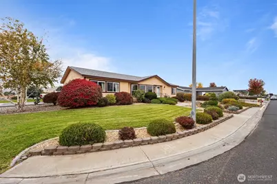 877 J Street SE, Ephrata, WA 98823 - Photo 1