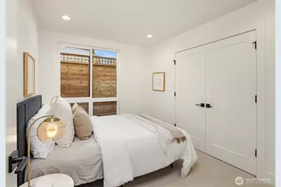 4420 1st Avenue NE, Seattle, WA 98105 - Photo 5