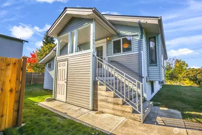 1709 SW Cloverdale Street, Seattle, WA 98106 - Photo 1