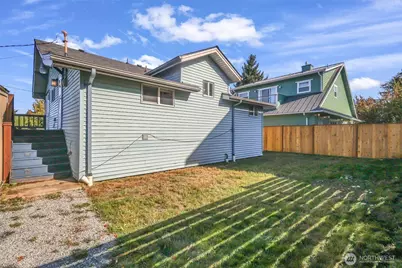 1709 SW Cloverdale Street, Seattle, WA 98106 - Photo 37