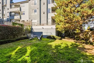 9222 Roosevelt Way NE, Seattle, WA 98115 - Photo 21