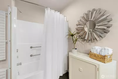 9222 Roosevelt Way NE #203, Seattle, WA 98115 - Photo 11