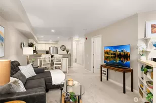 9222 Roosevelt Way NE, Seattle, WA 98115 - Photo 5