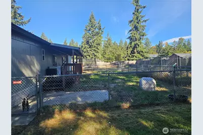 605 A SE Hubbard Road, Rainier, WA 98576 - Photo 7