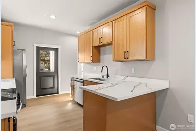 304 118th Street S #4, Tacoma, WA 98444 - Photo 9