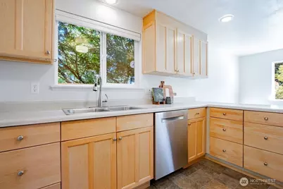 3056 Edgewood Drive SE, Olympia, WA 98501 - Photo 9