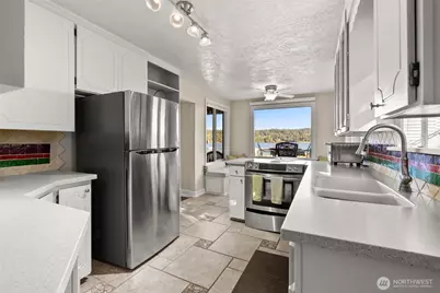 5208 Illahee Road NE, Bremerton, WA 98311 - Photo 11