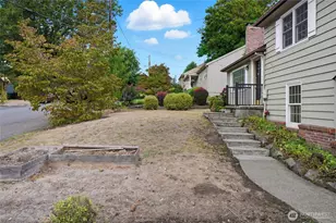 9360 SW Meadow Ln, Portland, OR 97225 - Photo 5