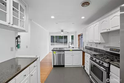 9360 SW Meadow Lane, Portland, OR 97225 - Photo 11