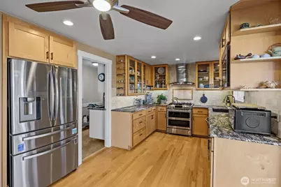 11303 126th Avenue NE, Kirkland, WA 98033 - Photo 9