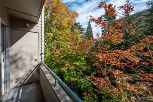 2827 Franklin Ave E, Seattle, WA 98102 - Photo 23