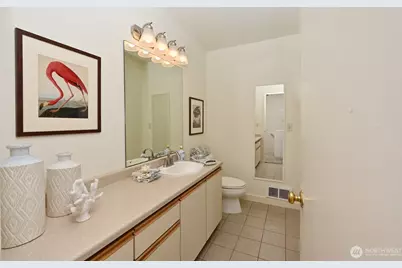 2827 Franklin Avenue E #N9, Seattle, WA 98102 - Photo 13