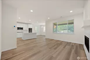 15017 Tyee Dr E, Bonney Lake, WA 98391 - Photo 7