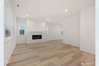 15017 Tyee Drive E, Bonney Lake, WA 98391 - Photo 9