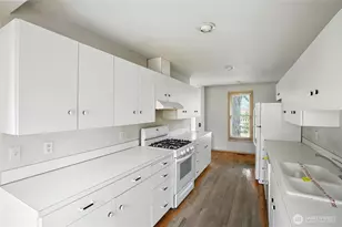 4272 SE Washington St, Portland, OR 97215 - Photo 9