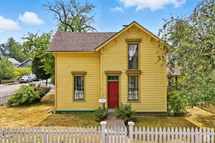 4272 SE Washington St, Portland, OR 97215 - Photo 5