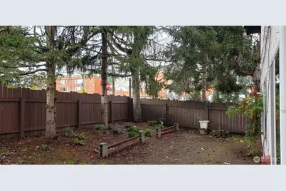 8854 Interlake Avenue N, Seattle, WA 98103 - Photo 21