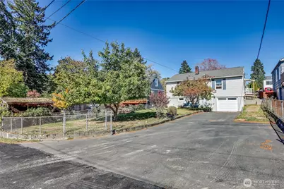 2105 E Highlands Street, Bremerton, WA 98310 - Photo 3