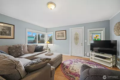 701 Jennings Avenue, Sedro Woolley, WA 98284 - Photo 3