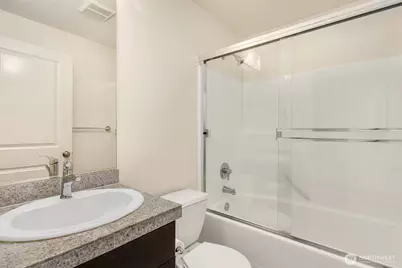 1900 17th Avenue NE, Issaquah, WA 98029 - Photo 17